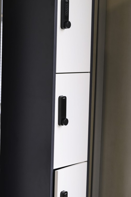 BURG_elekt_NiroRFID_installed_steel_front_side_left_rgb_11.jpg